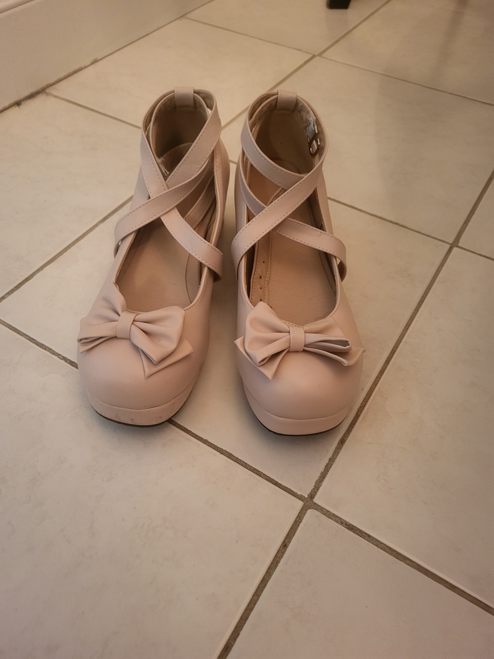 Women's Bow-Front Crisscross Ankle Strap Flats - Cream